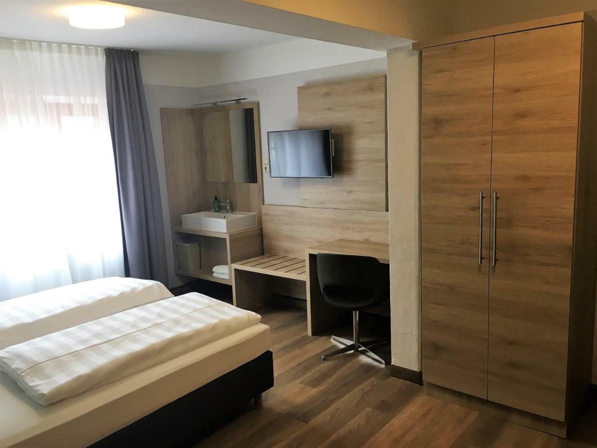 Pensión Eberl Hotel-pension Feldmoching 2*